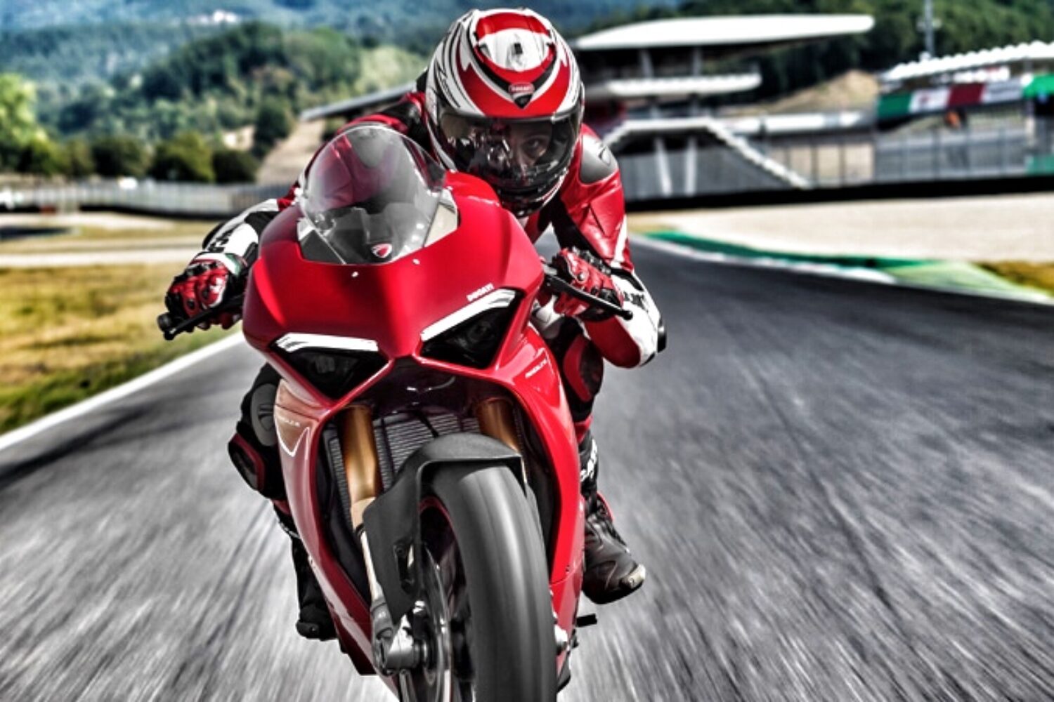 Michele Pirro on Ducati Panigale V4 S | Photo: Ducati | Final image editing: Armin Hoyer 