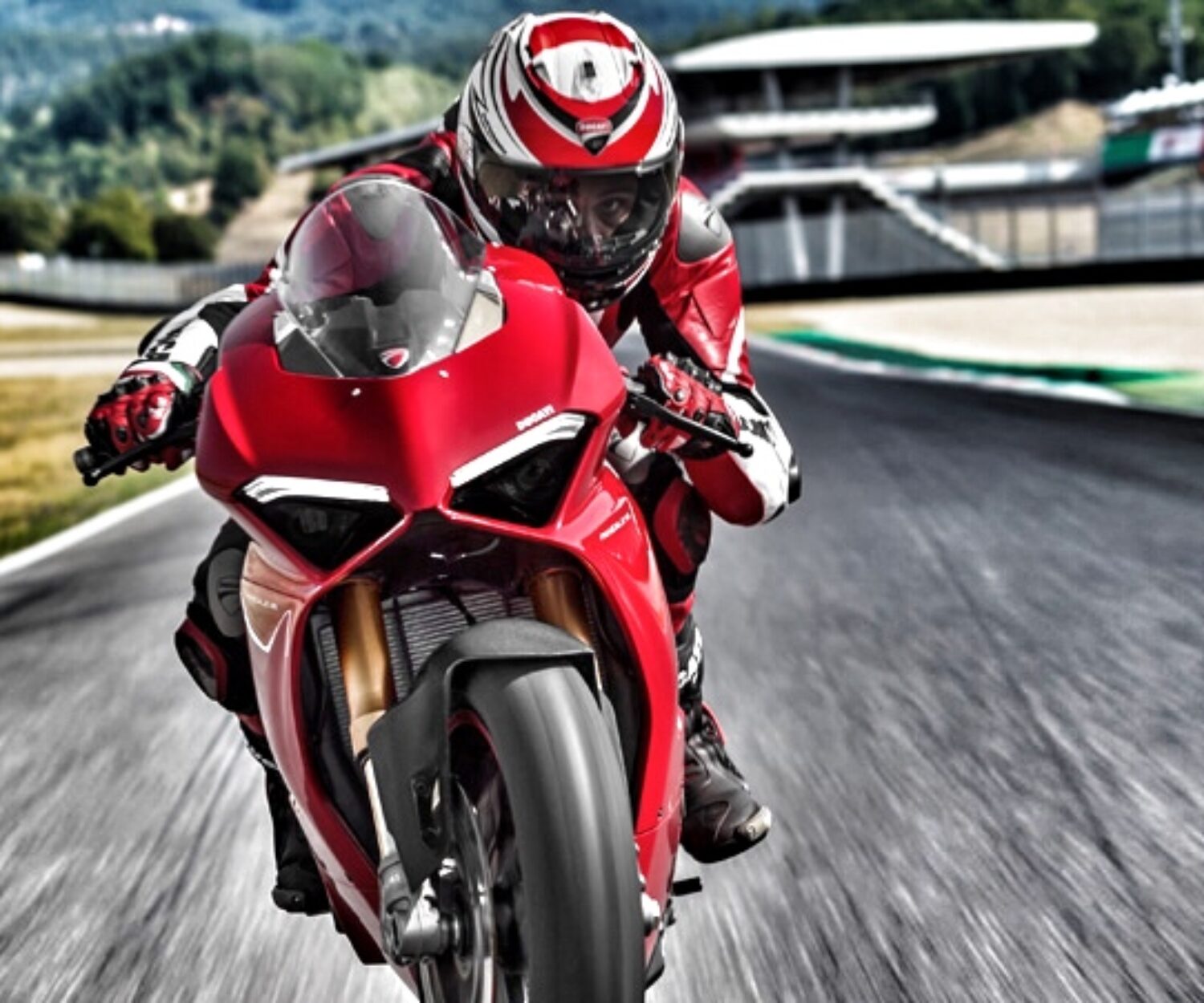 Michele Pirro on Ducati Panigale V4 S | Photo: Ducati | Final image editing: Armin Hoyer 