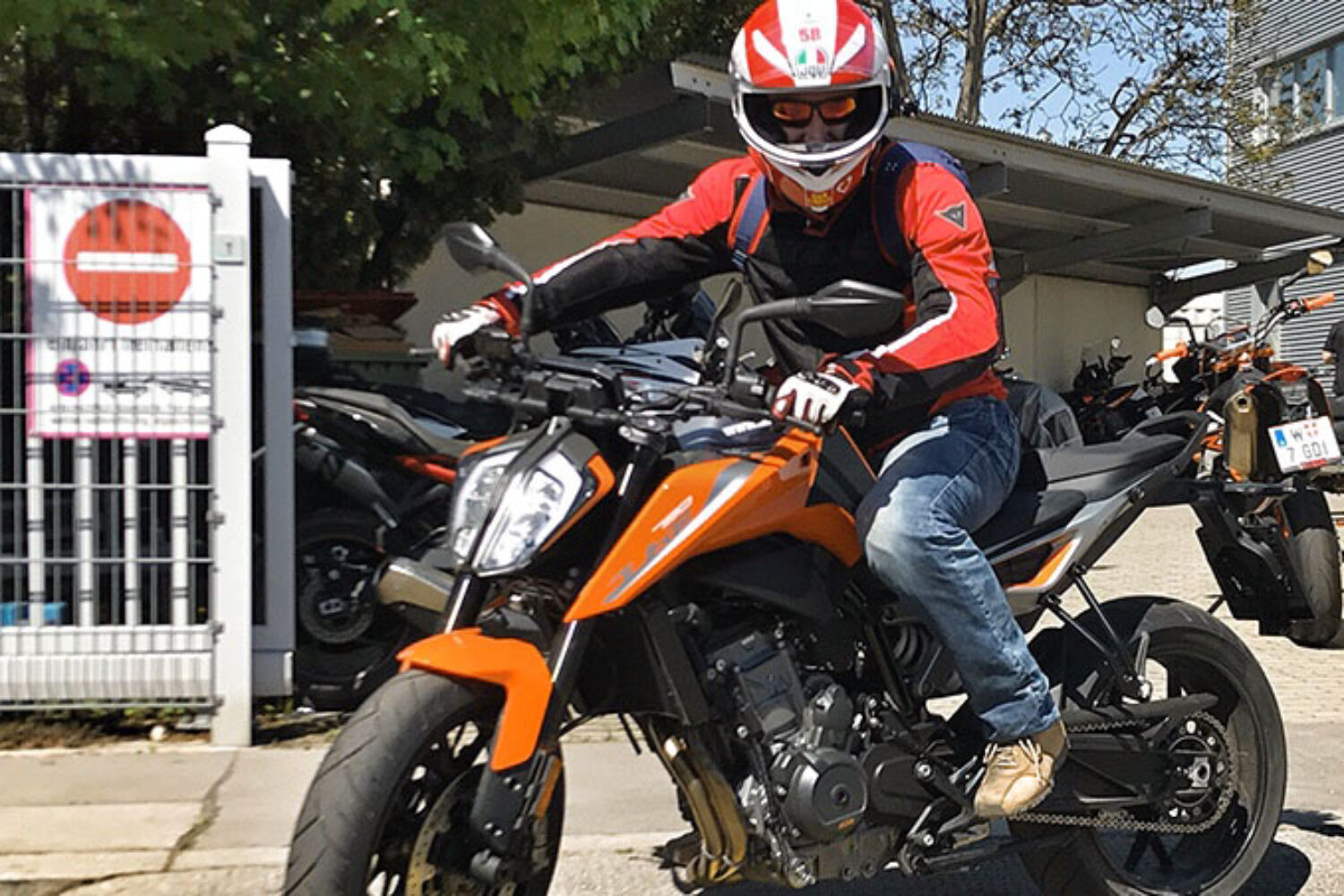 Armin on KTM 790 Duke | Photo: Stephanie Hara - Il Moto