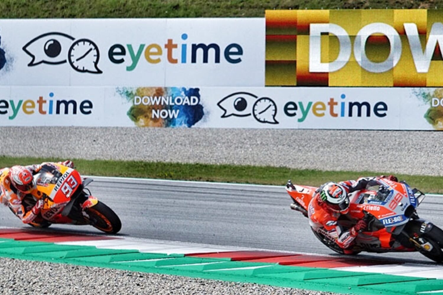 Marc Márquez following Jorge Lorenzo | Photo: Armin Hoyer - arminonbike.com