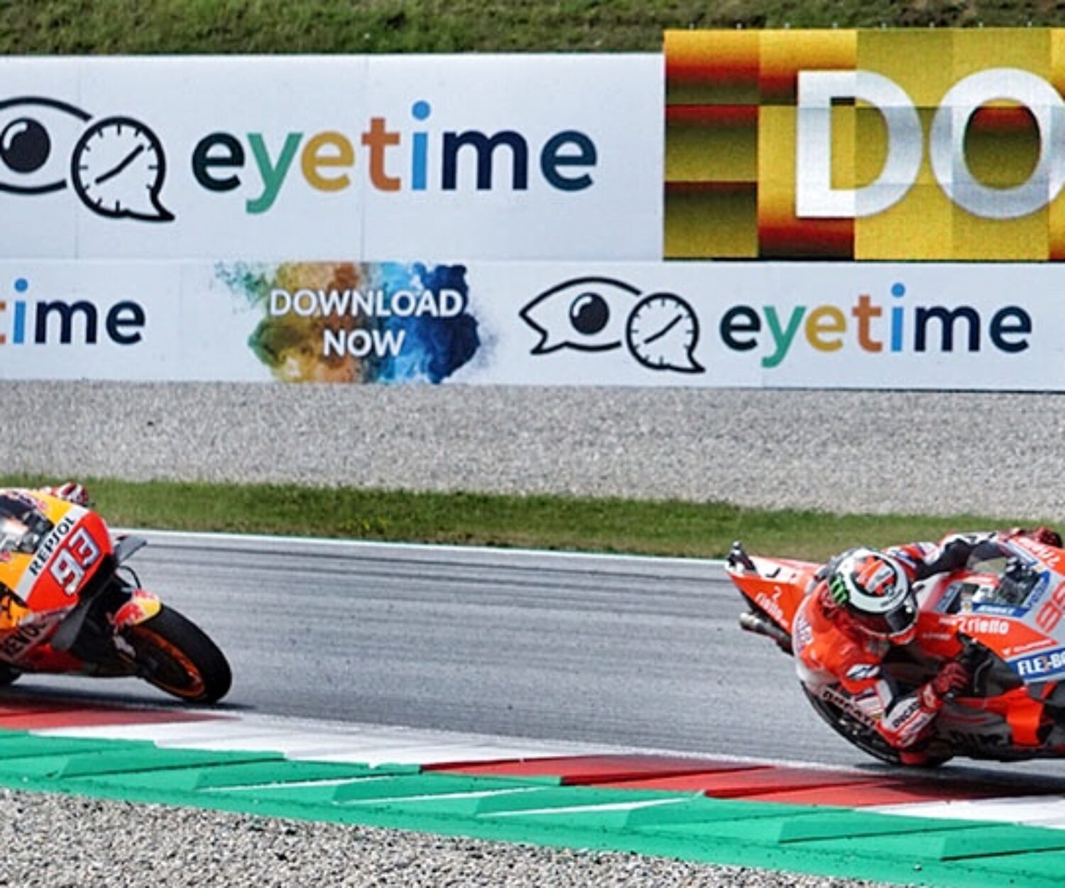 Marc Márquez following Jorge Lorenzo | Photo: Armin Hoyer - arminonbike.com
