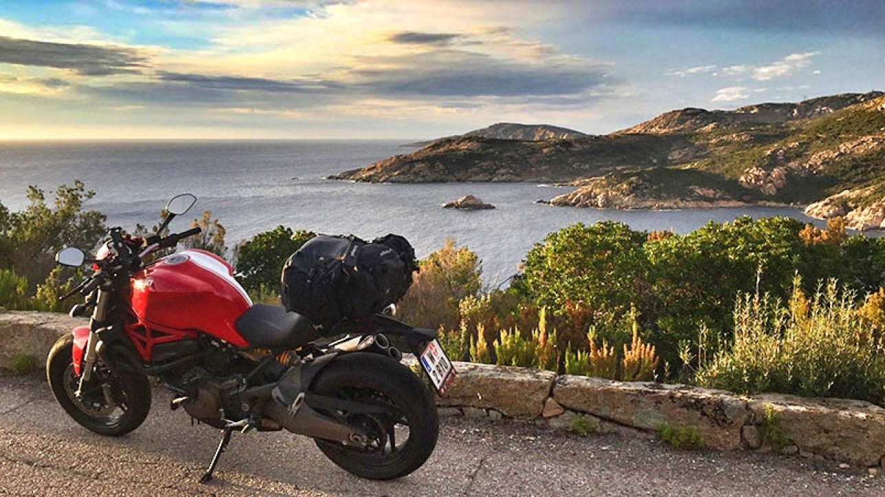 D81b Calvi Corsica | Photo: Armin Hoyer - arminonbike.com