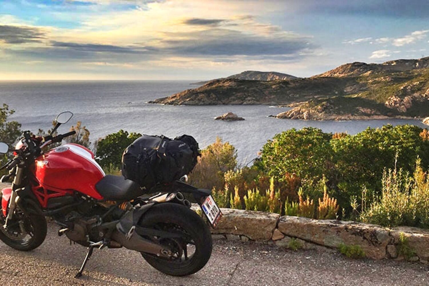 D81b Calvi Corsica | Photo: Armin Hoyer - arminonbike.com