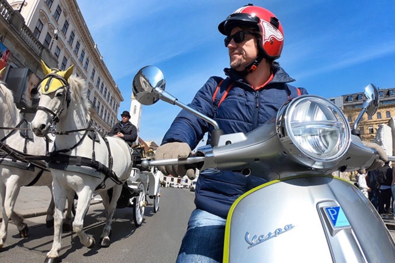 ARMIN ON BIKE on Vespa Elettrica in Vienna | Photo: Armin Hoyer - arminonbike.com