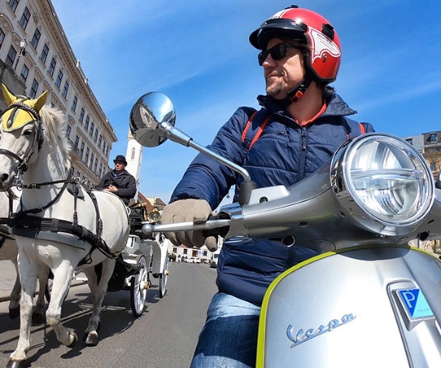 ARMIN ON BIKE on Vespa Elettrica in Vienna | Photo: Armin Hoyer - arminonbike.com