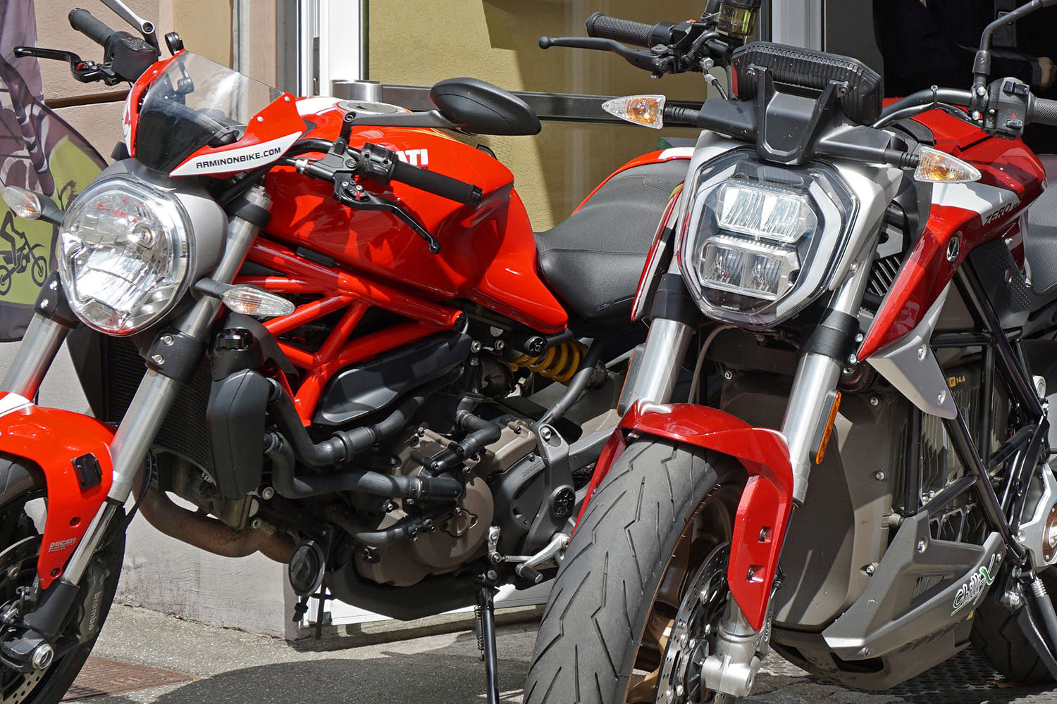Ducati Monster 821 and Zero SR/F | Photo.: Armin Hoyer