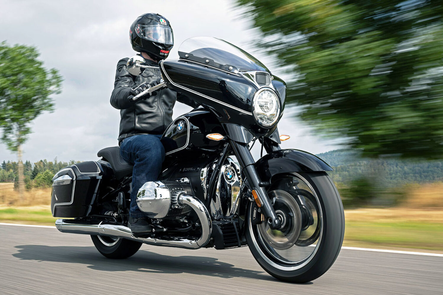 Armin on BMW R 18 B | Photo: Jörg Künstle