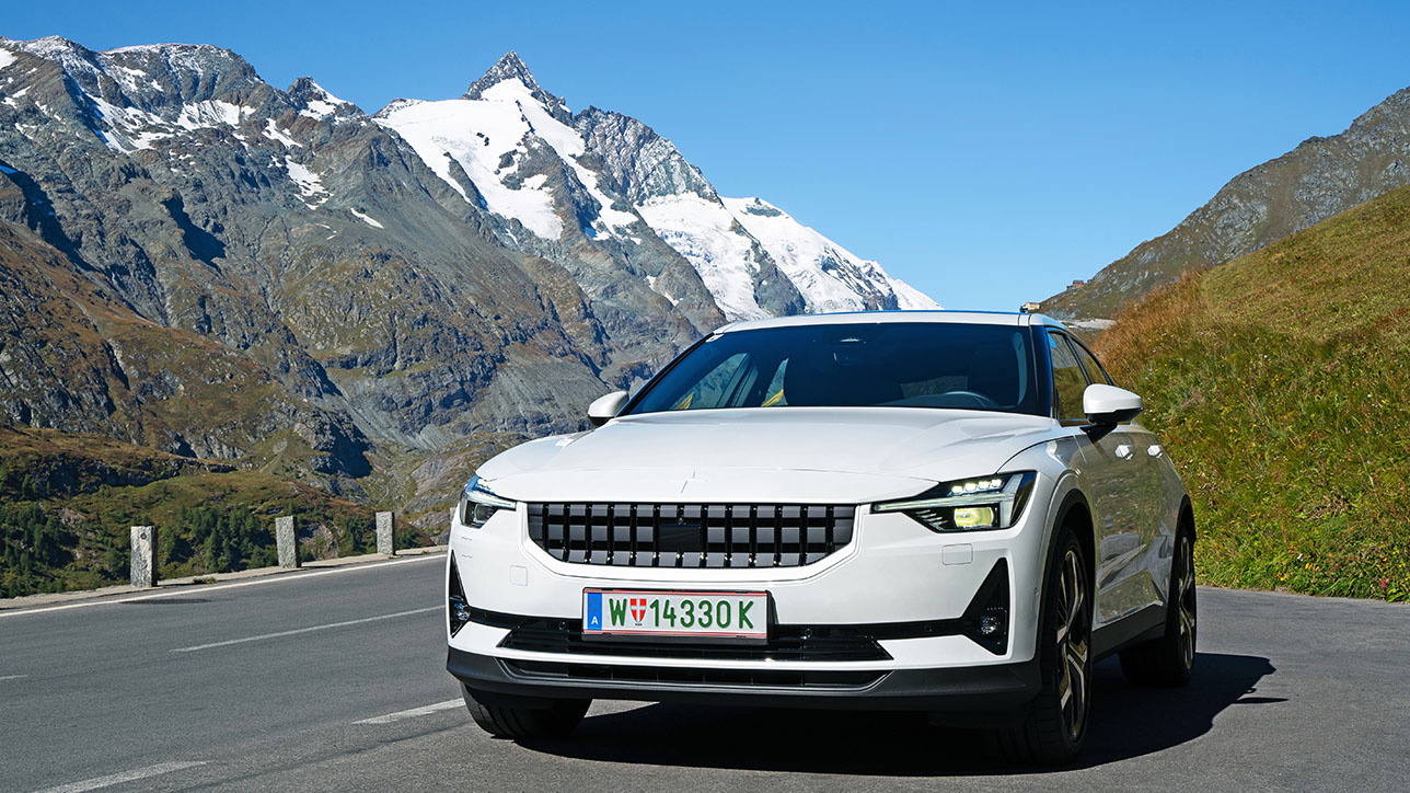 Polestar 2 with Grossglockner in the background | Photo: Armin Hoyer - arminonbike.com