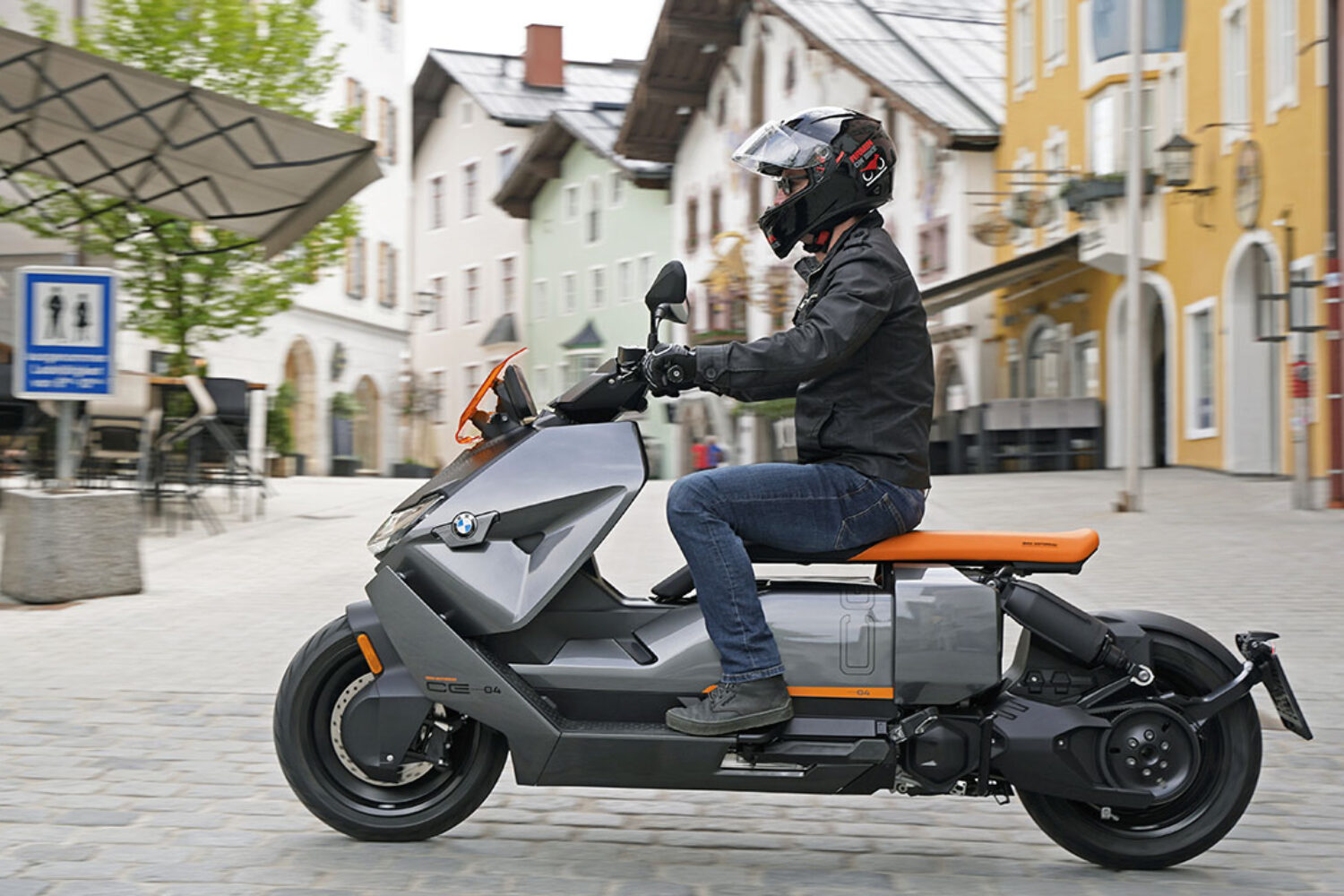 Armin on BMW CE 04 in Kitzbühel | Photo: Dagmar Berger
