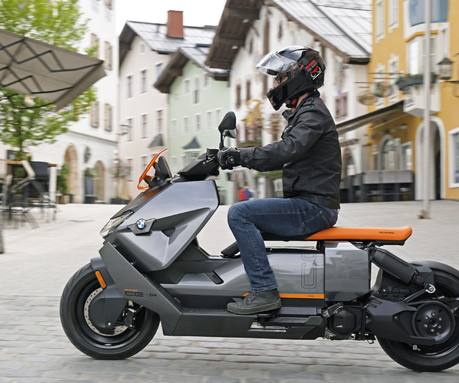 Armin on BMW CE 04 in Kitzbühel | Photo: Dagmar Berger