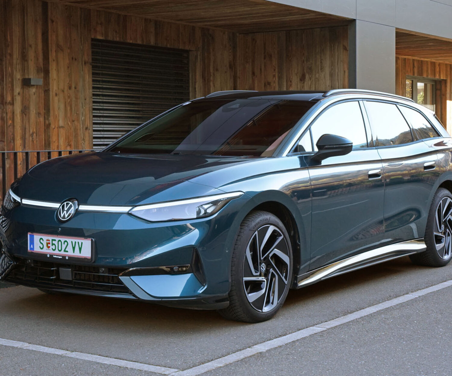 VW ID.7 Tourer Pro 210 kW Business in St. Johann in Tirol.